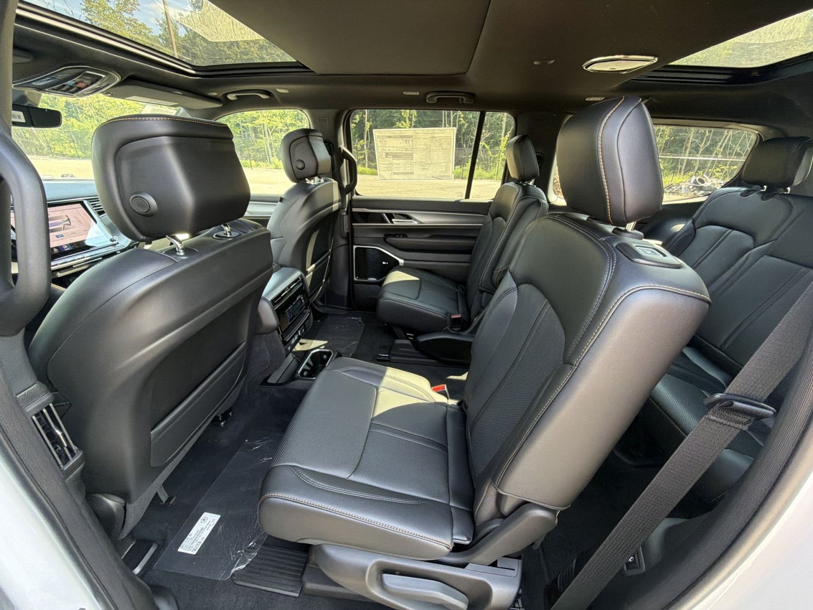 New 2026 Jeep Grand Wagoneer 4WD image 25