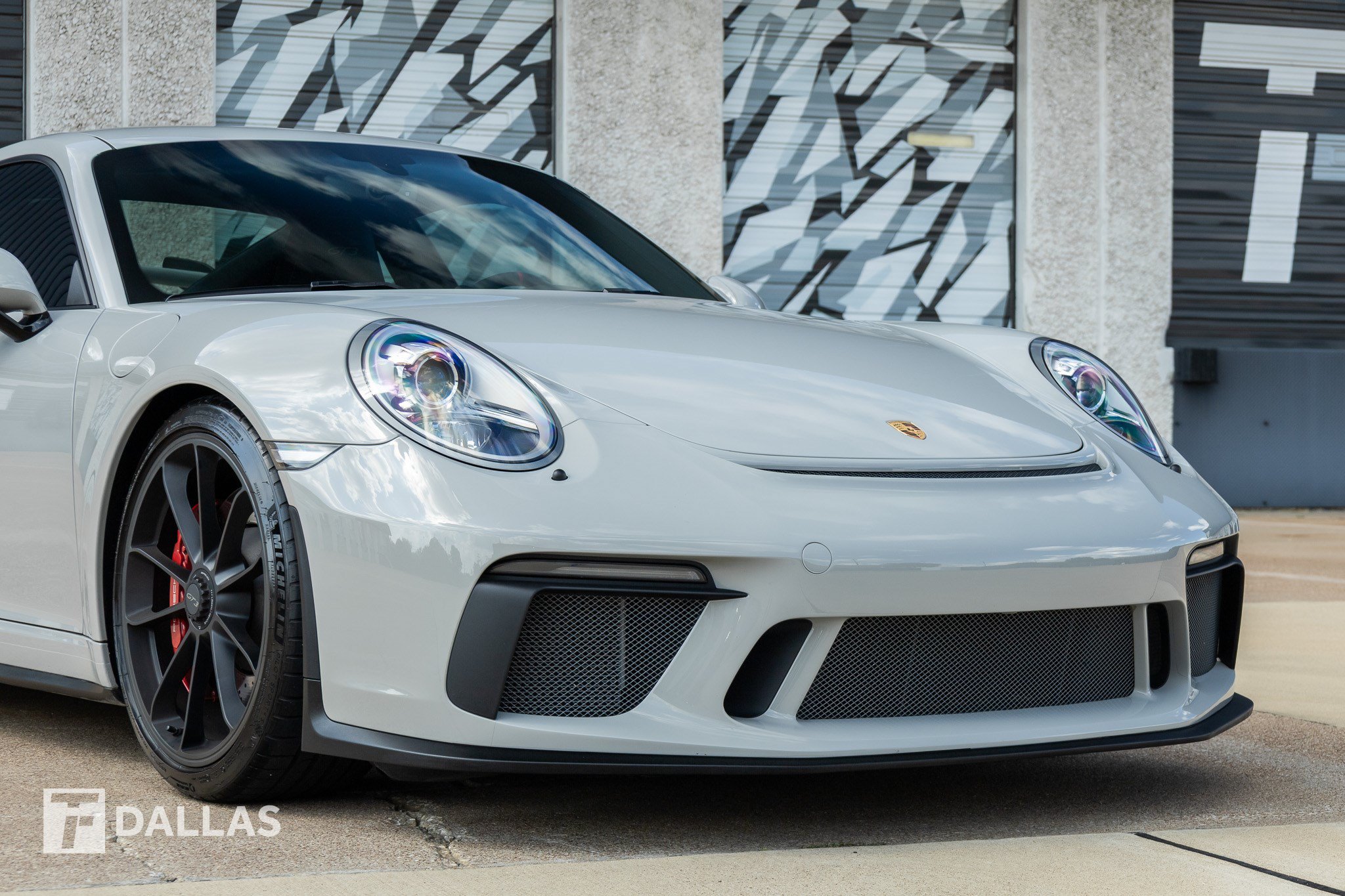 Used 2018 Porsche 911 GT3 RWD image 2