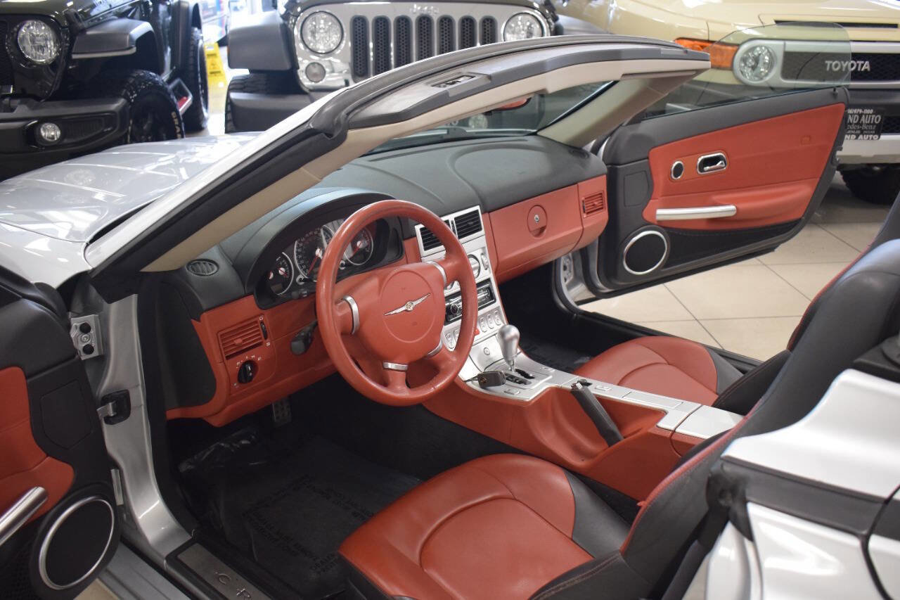 Used 2008 Chrysler Crossfire Limited image 33
