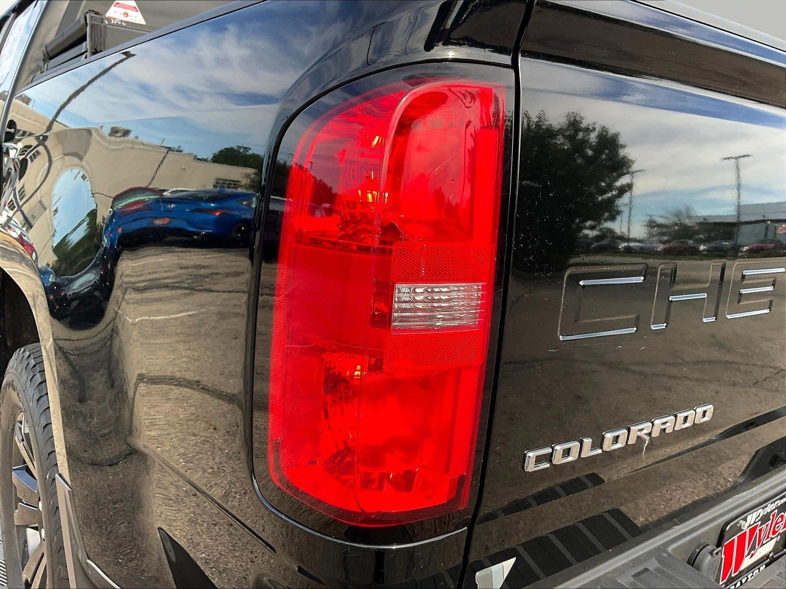 Used 2021 Chevrolet Colorado Z71 w/ Z71 Midnight Edition AWD/4WD image 24