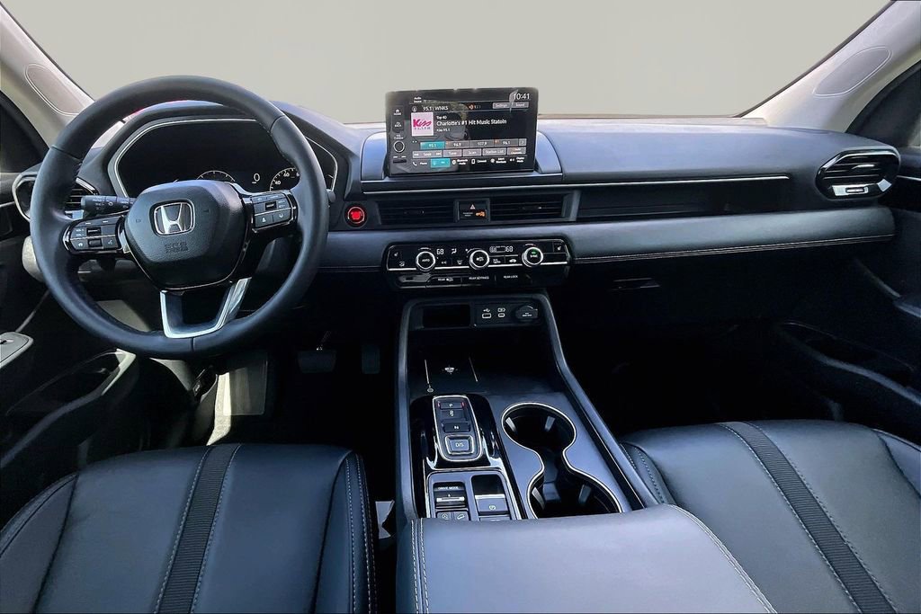 Used 2025 Honda Pilot EX-L image 8