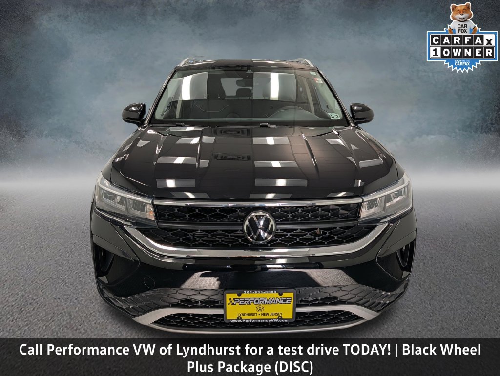 Used 2024 Volkswagen Taos SE w/ Black Wheel Plus Package AWD/4WD image 2