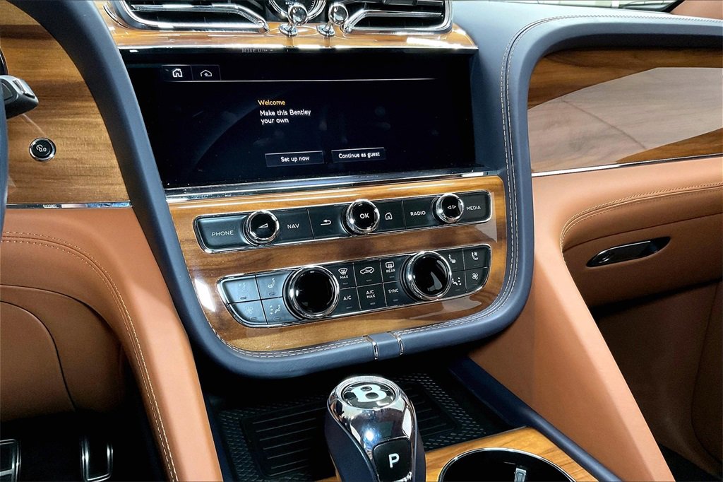 Used 2022 Bentley Bentayga image 33