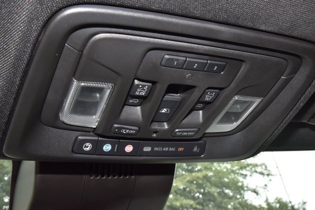 Used 2022 Chevrolet Silverado 1500 High Country w/ High Country Premium Package AWD/4WD image 32