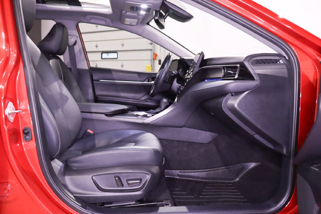 Used 2022 Toyota Camry XSE FWD image 32