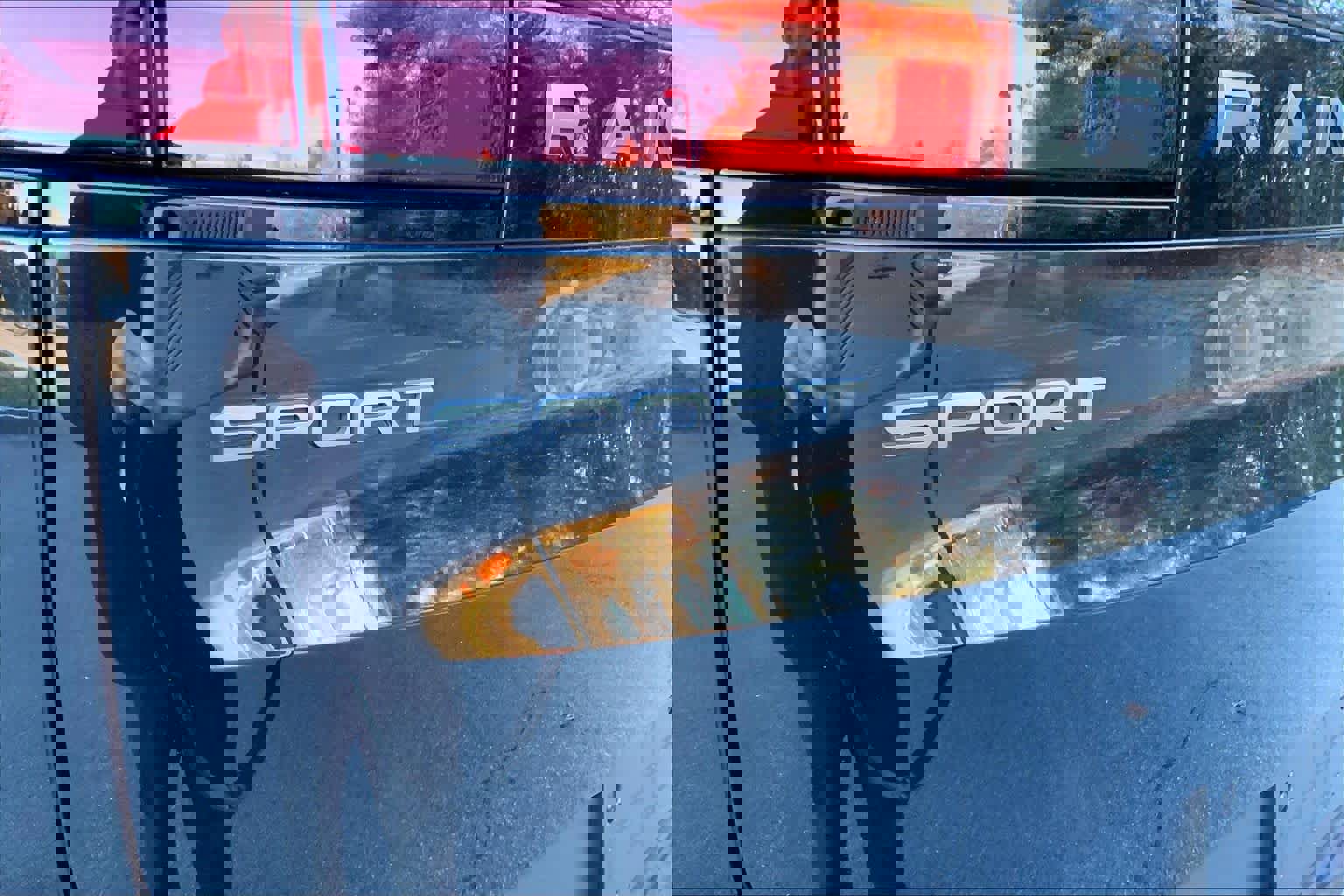 Used 2024 Land Rover Range Rover Sport SE image 9