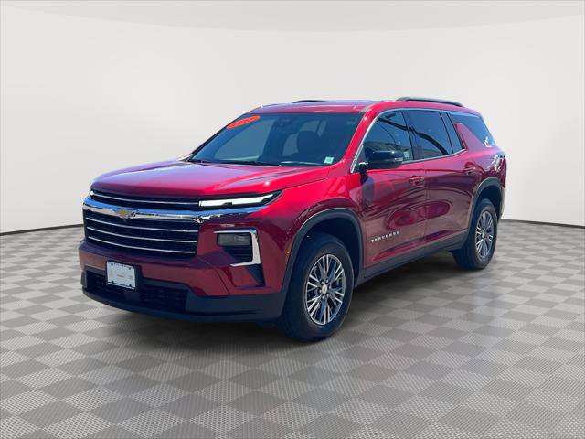 Used 2025 Chevrolet Traverse LT image 3