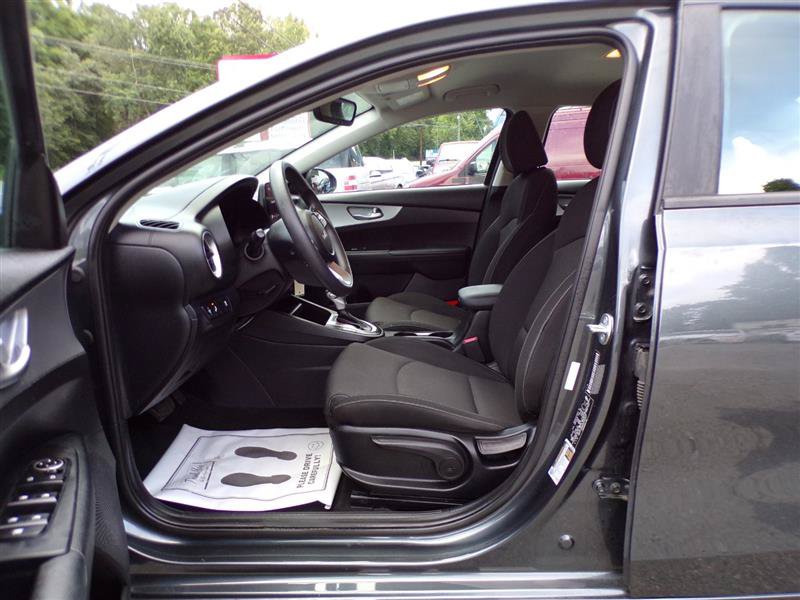 Used 2023 Kia Forte LXS w/ LXS Technology Package FWD image 14