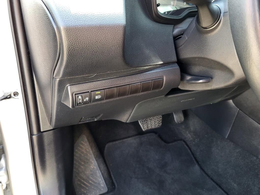 Used 2025 Toyota Corolla SE FWD image 18