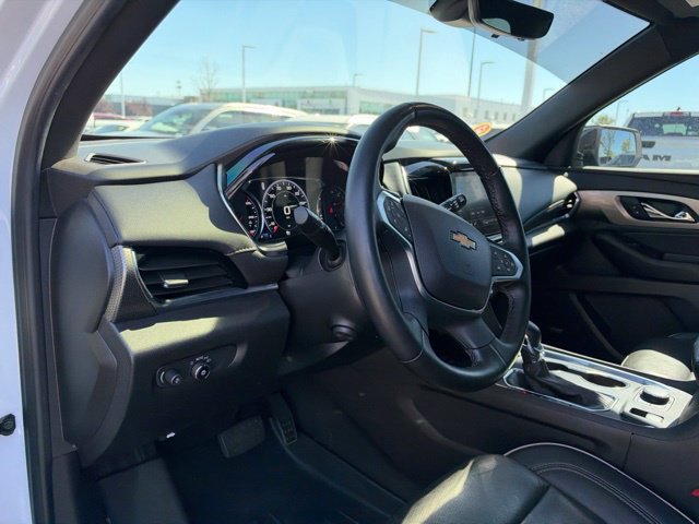 Used 2023 Chevrolet Traverse Premier FWD image 9