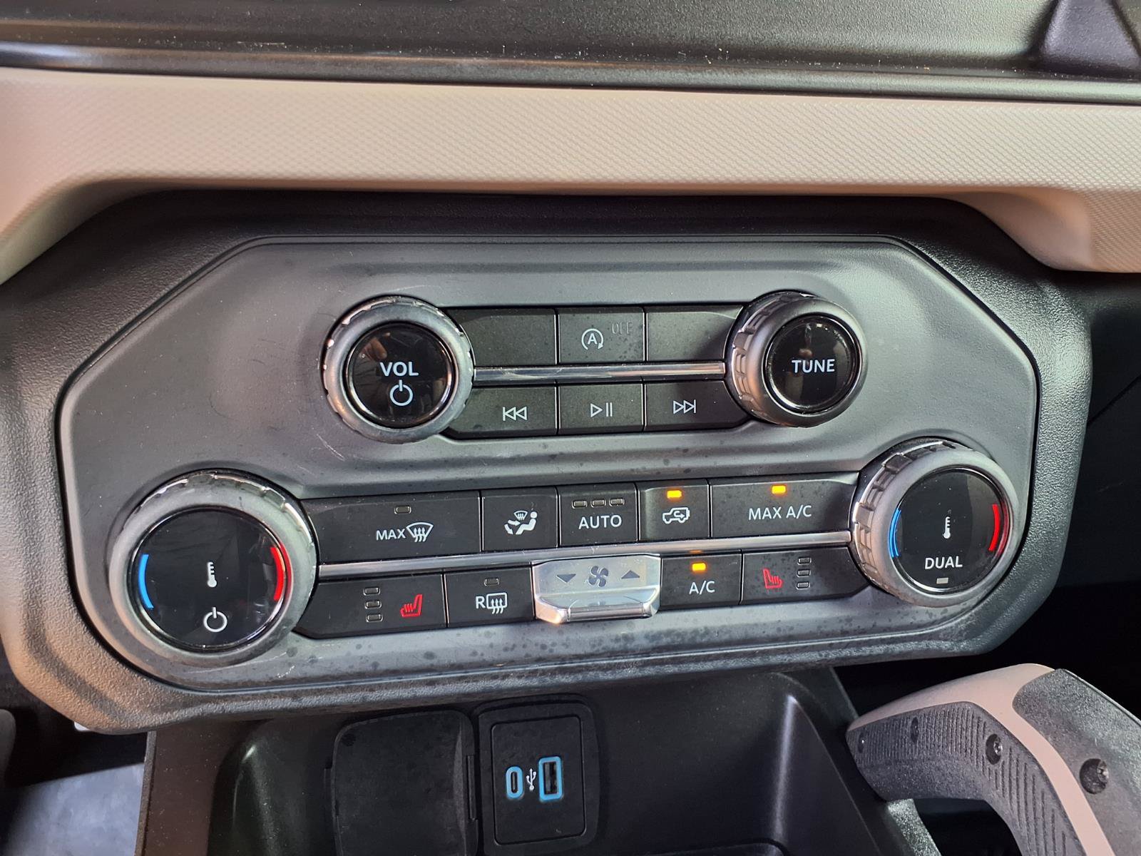 Used 2022 Ford Bronco Big Bend w/ Sasquatch Package AWD/4WD image 9