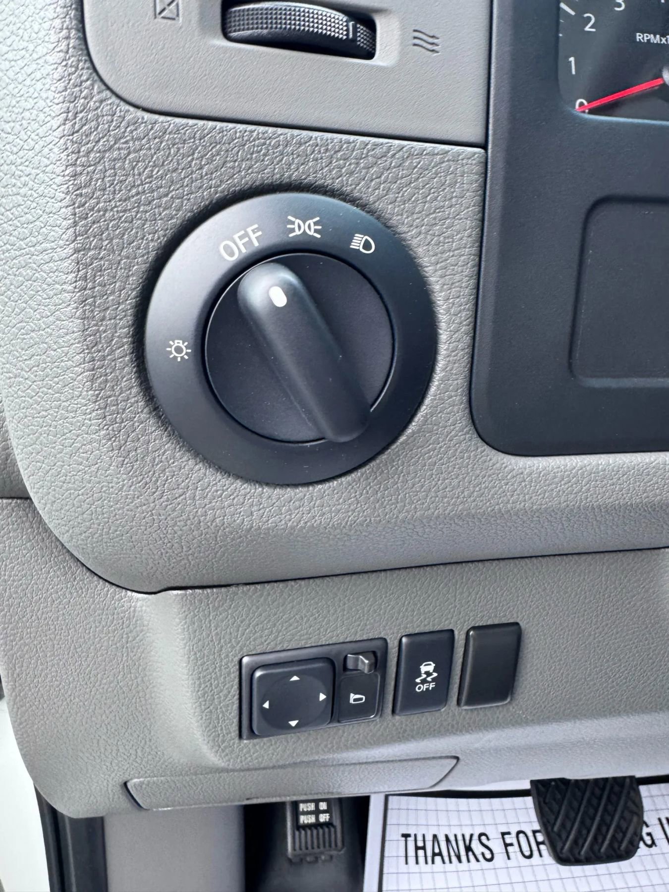 Used 2018 Nissan NV 3500 S image 21