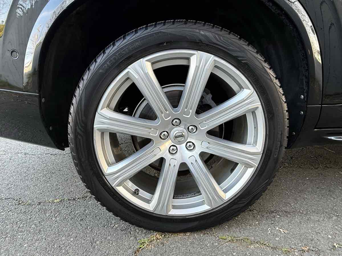 Used 2017 Volvo XC90 T6 Inscription w/ Vision Package image 32