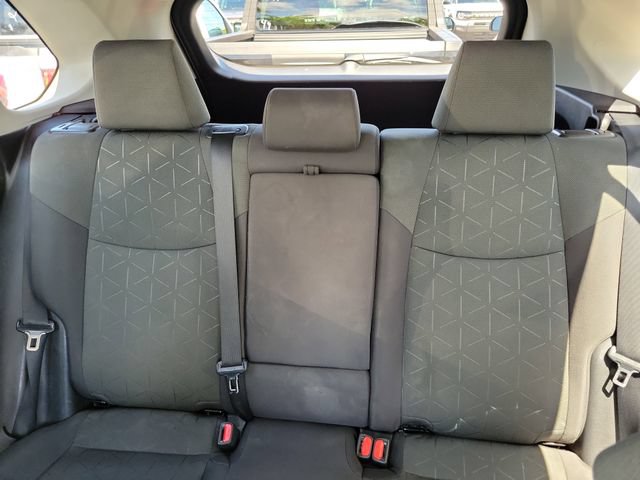 Used 2021 Toyota RAV4 XLE FWD image 11