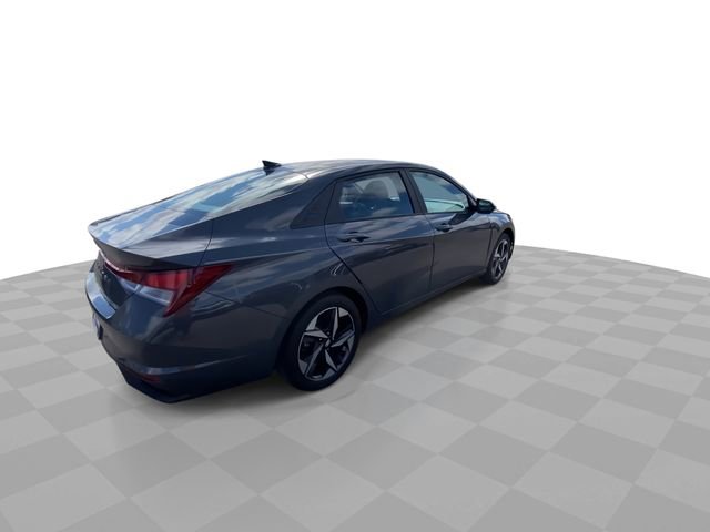 Used 2023 Hyundai Elantra SEL w/ Convenience Package FWD image 2