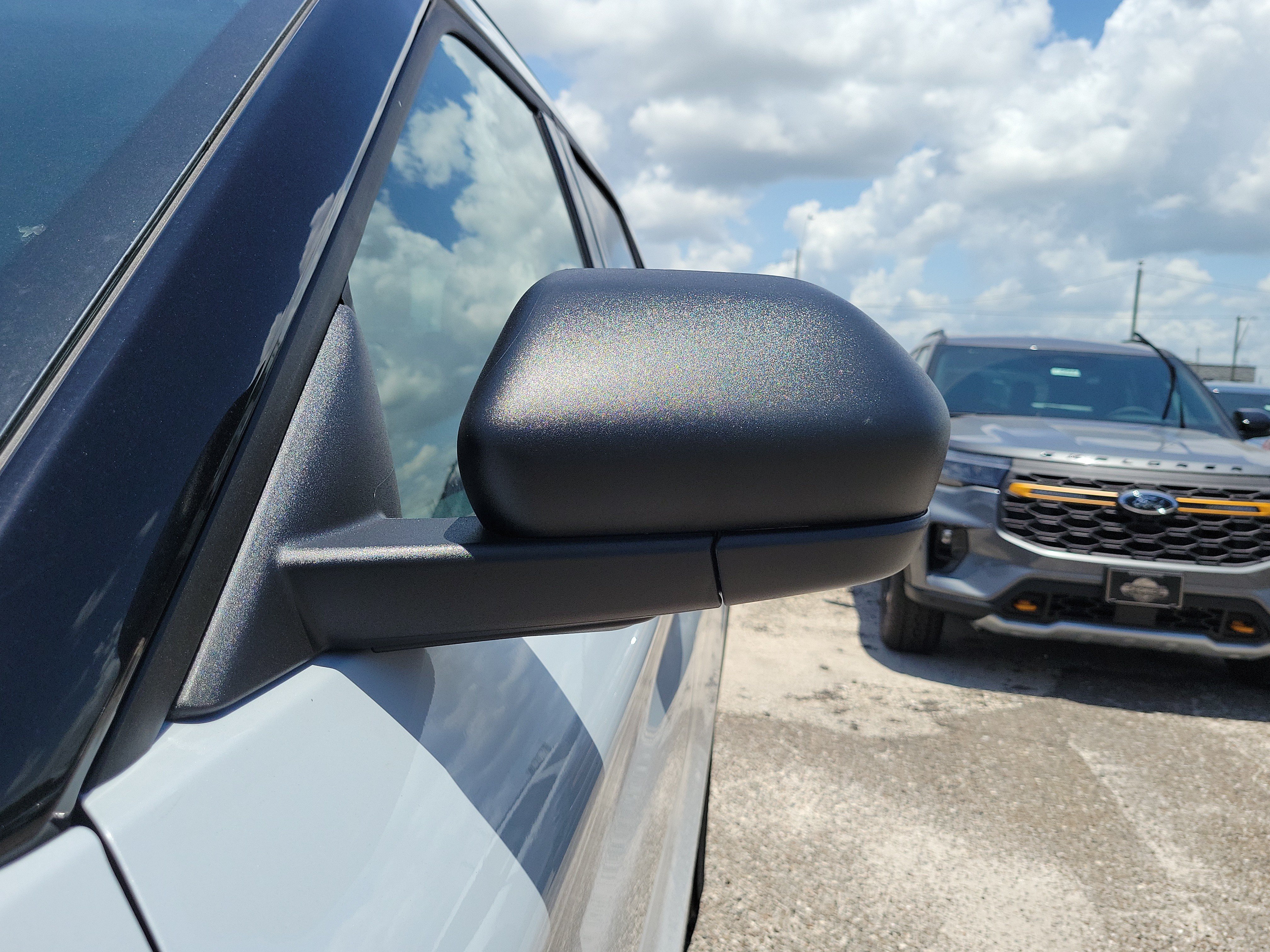 New 2026 Ford Explorer Active RWD image 5