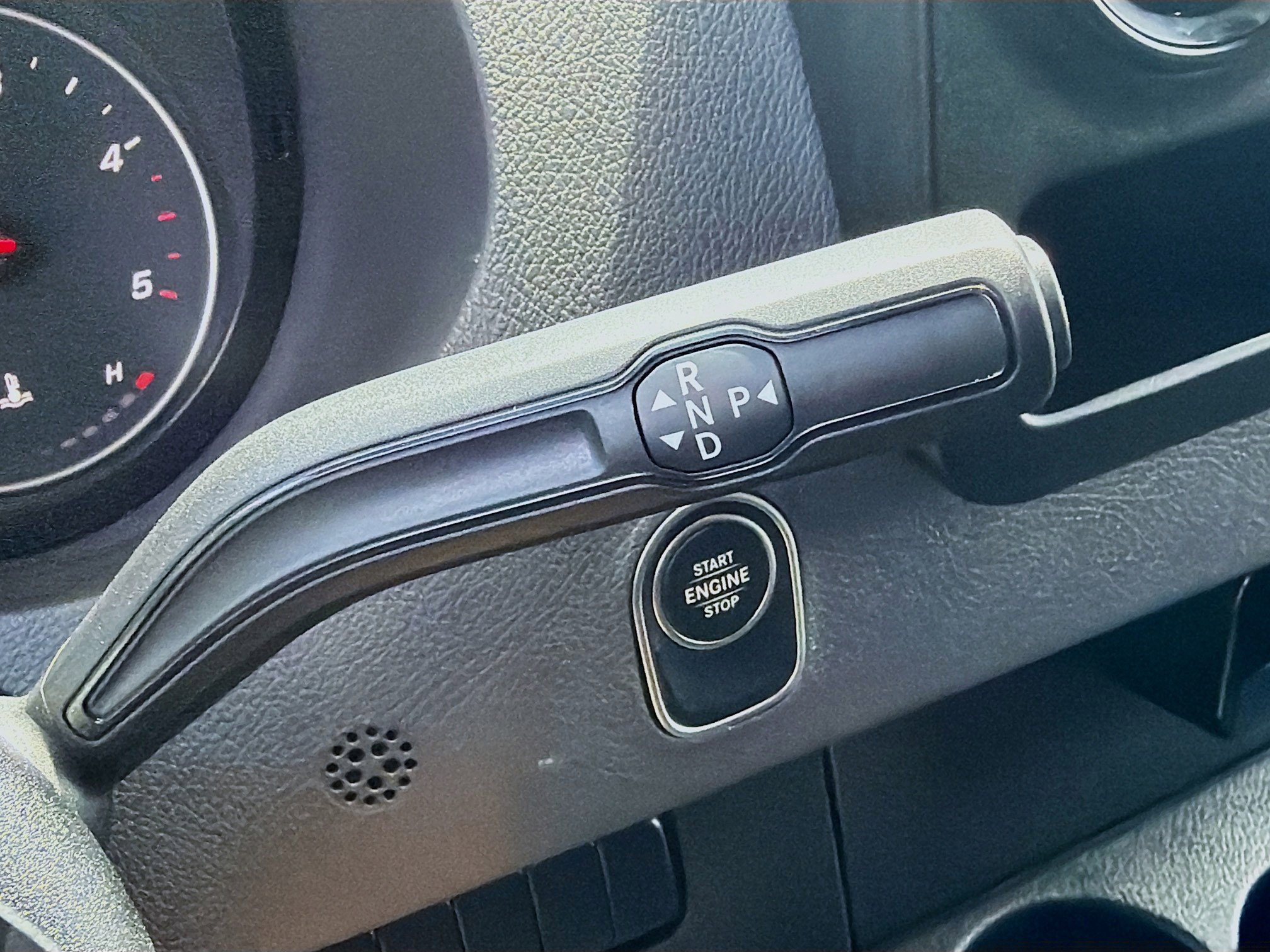 Used 2025 Mercedes-Benz Sprinter 2500 image 13