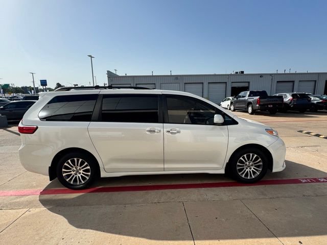 Used 2018 Toyota Sienna XLE Premium FWD image 35
