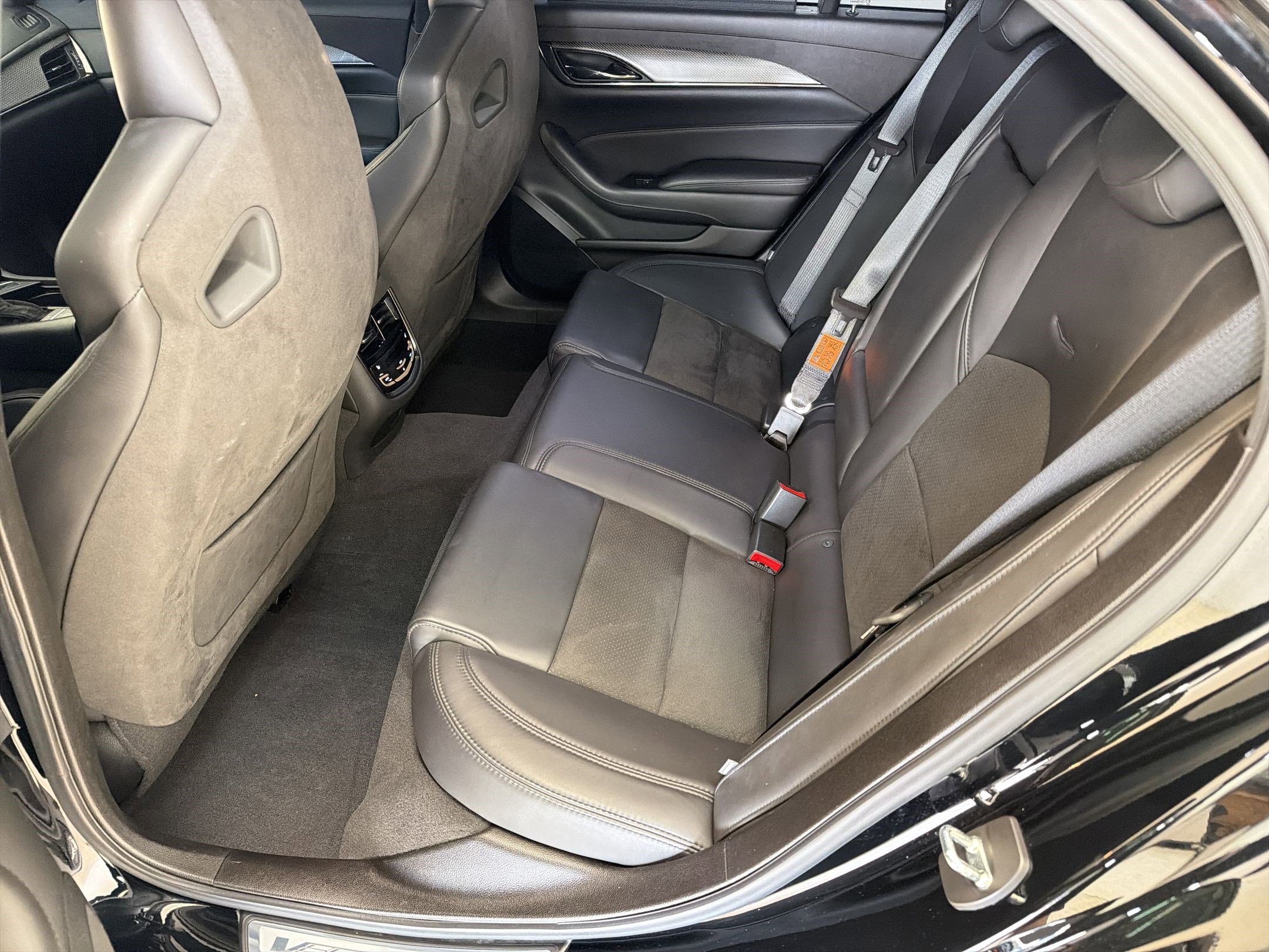 Used 2018 Cadillac CTS V w/ Luxury Package image 15