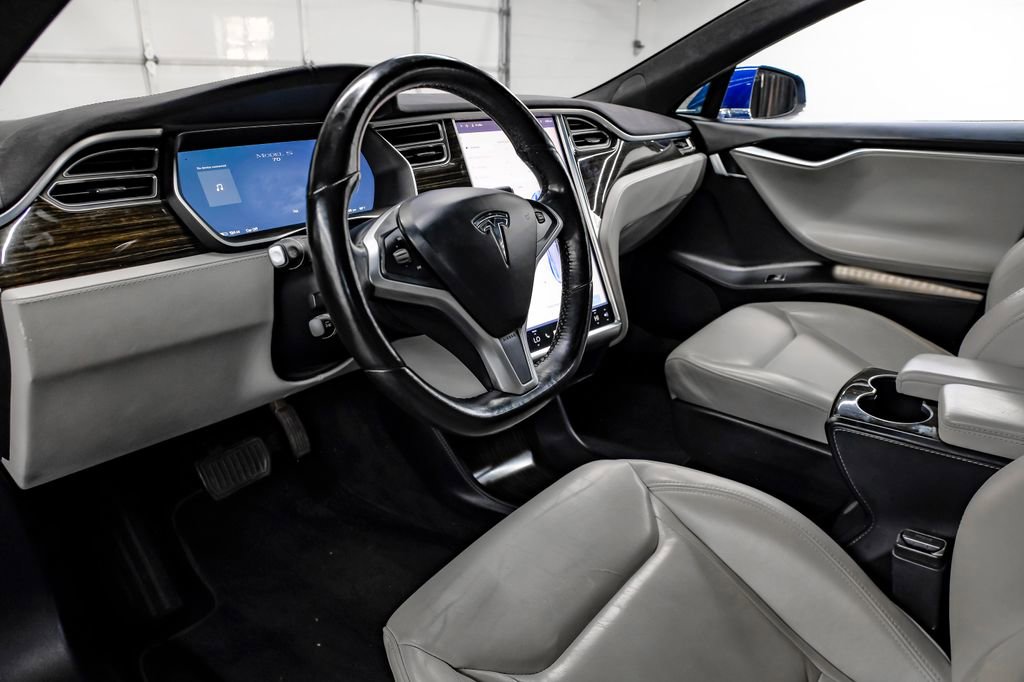 Used 2016 Tesla Model S 70 image 3