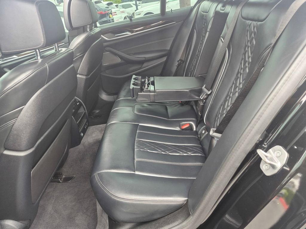 Used 2021 BMW 540i xDrive w/ Executive Package image 31