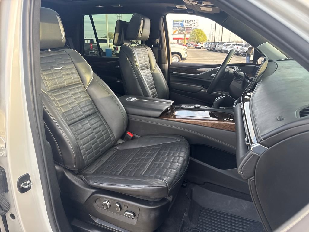Certified 2023 Cadillac Escalade Sport Platinum w/ LPO, ONYX Package image 13