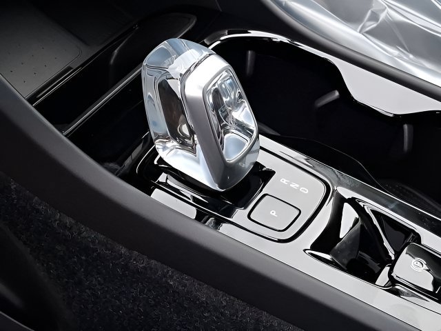 New 2026 Volvo XC40 B5 Plus w/ Protection Package Premier AWD/4WD image 9