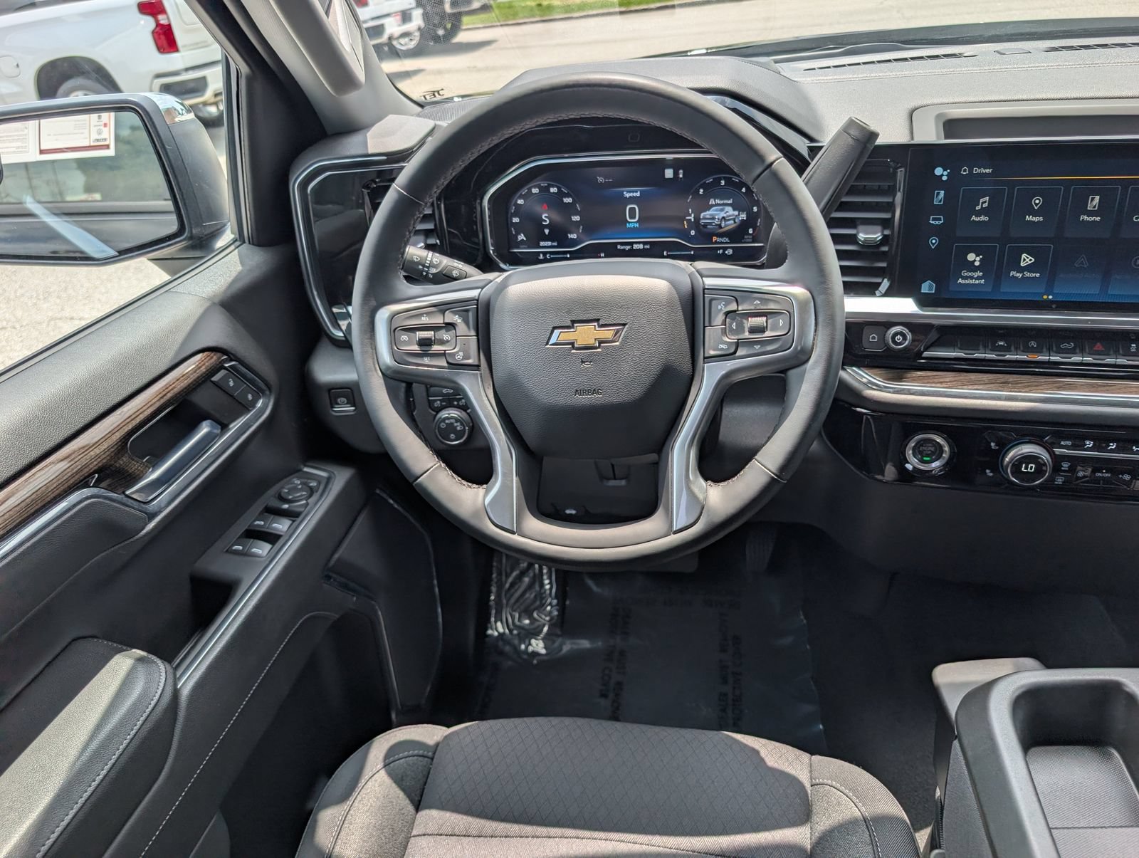 Used 2023 Chevrolet Silverado 1500 LT AWD/4WD image 17
