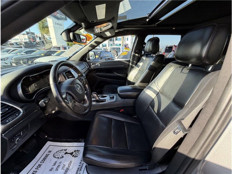 Used 2020 Jeep Grand Cherokee Limited w/ Luxury Group II image 18