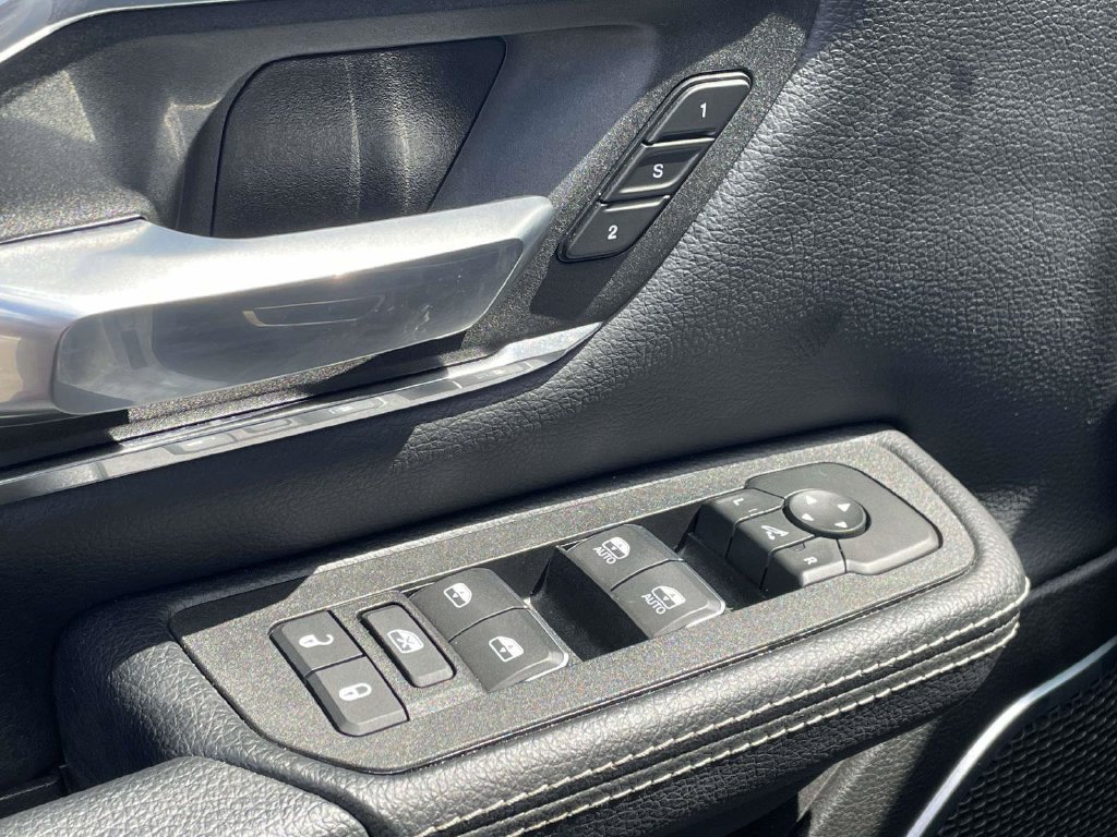 Used 2026 RAM 1500 Laramie AWD/4WD image 18