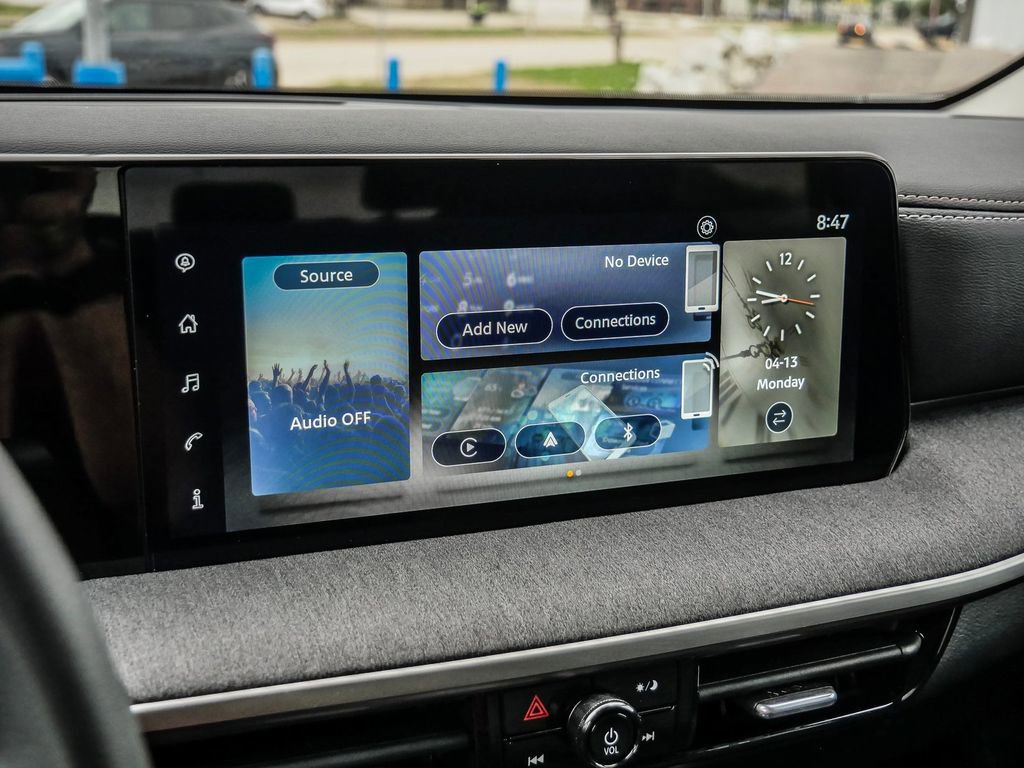 Used 2025 Nissan Kicks SV image 29