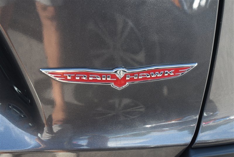 Used 2022 Jeep Cherokee Trailhawk AWD/4WD image 6
