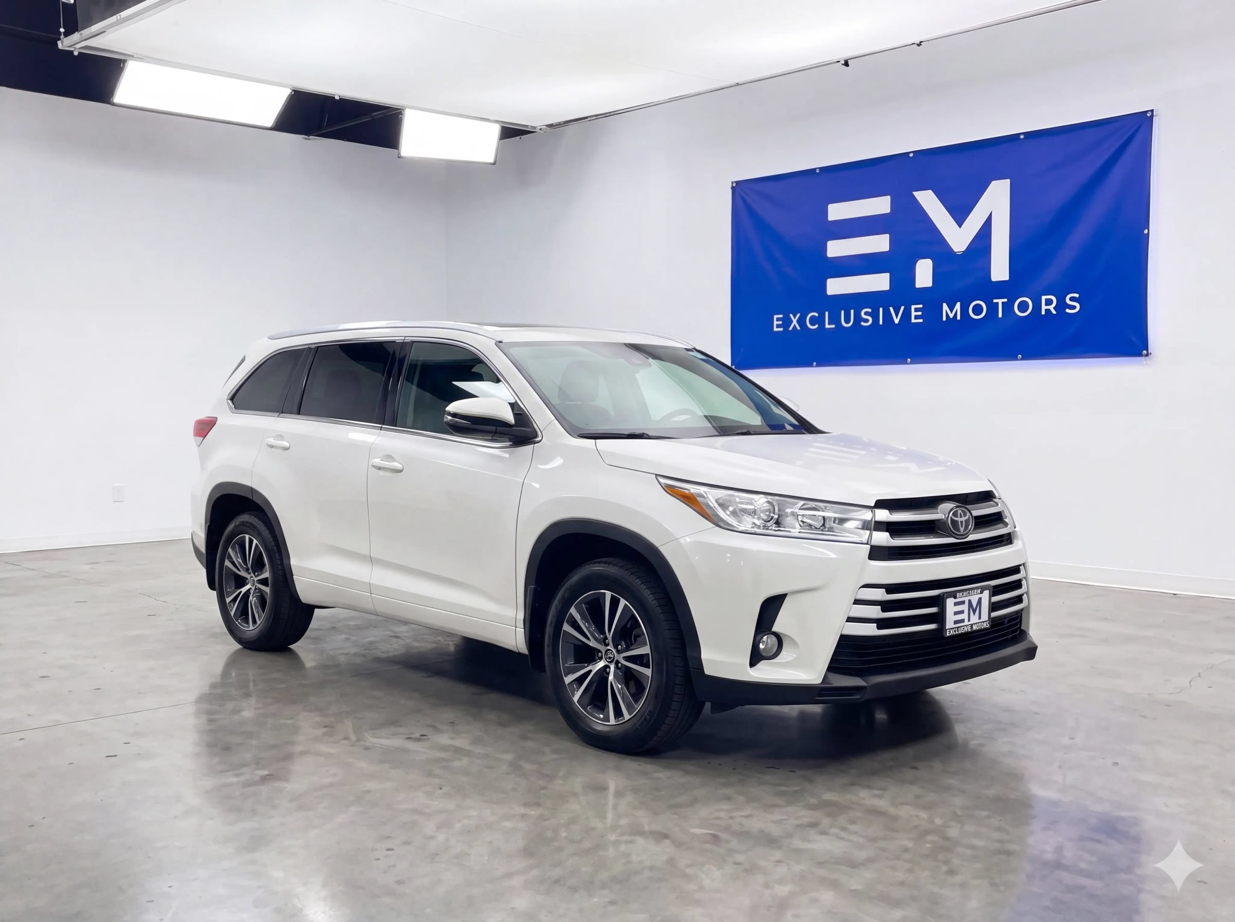 Used 2019 Toyota Highlander XLE AWD/4WD image 1