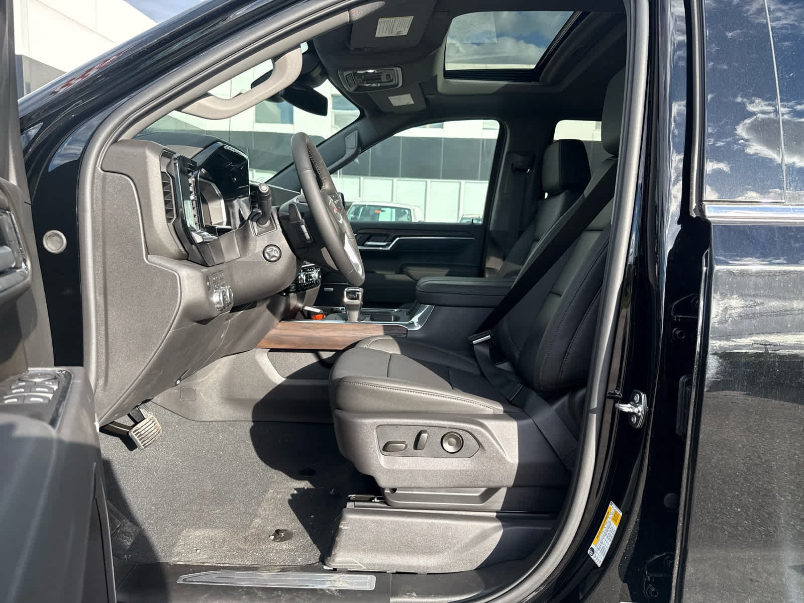 New 2026 GMC Sierra 1500 SLT w/ SLT Premium Plus Package AWD/4WD image 13