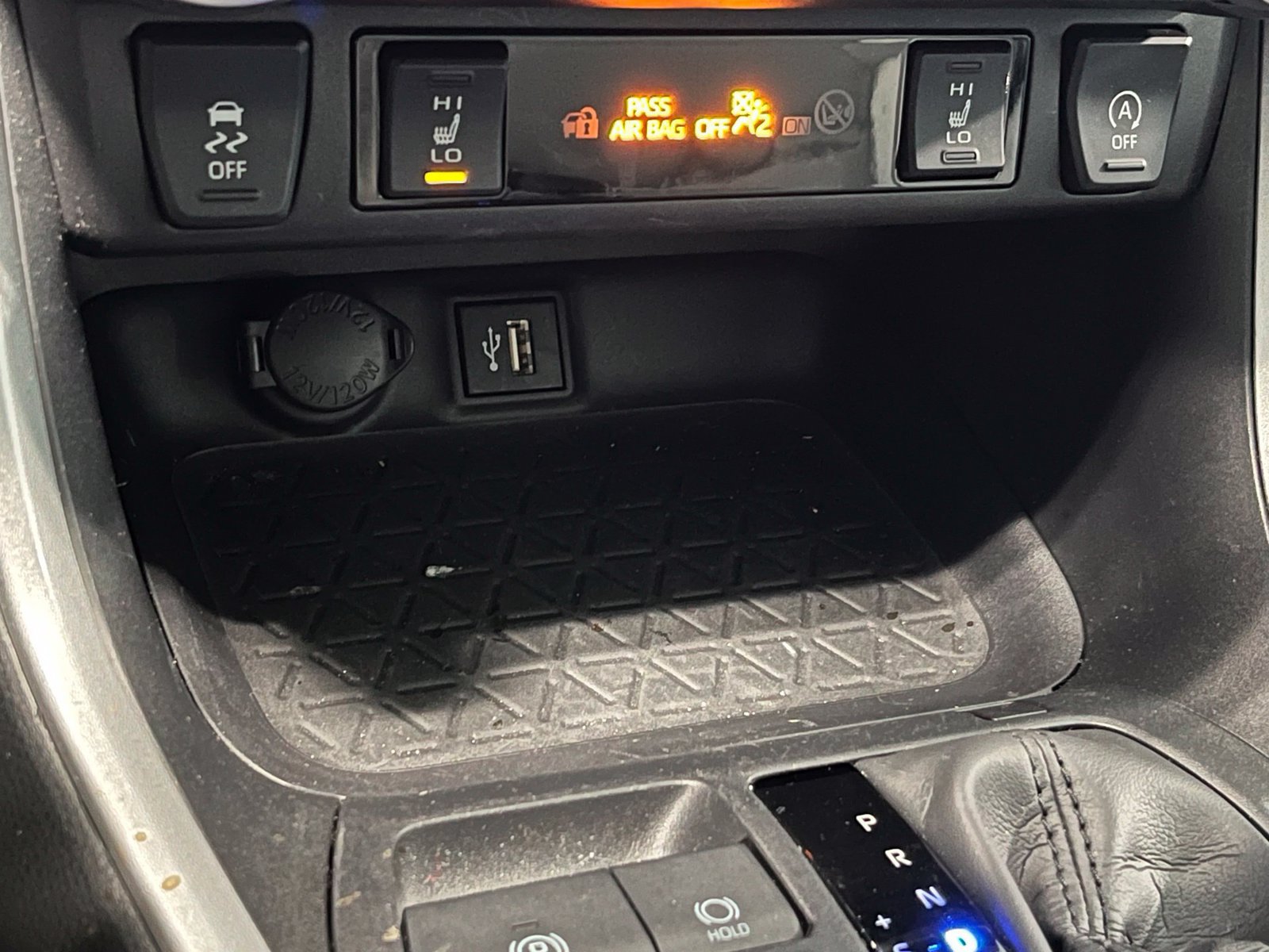 Used 2025 Toyota RAV4 XLE Premium w/ Weather Package AWD/4WD image 27