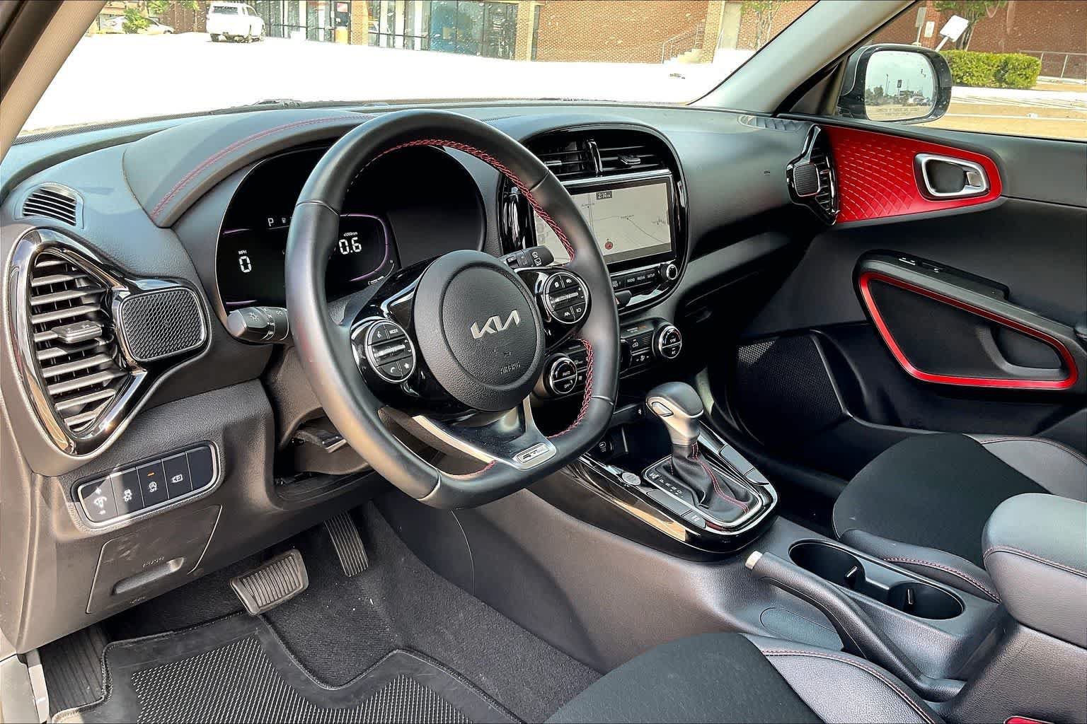 Certified 2024 Kia Soul GT-Line FWD image 2
