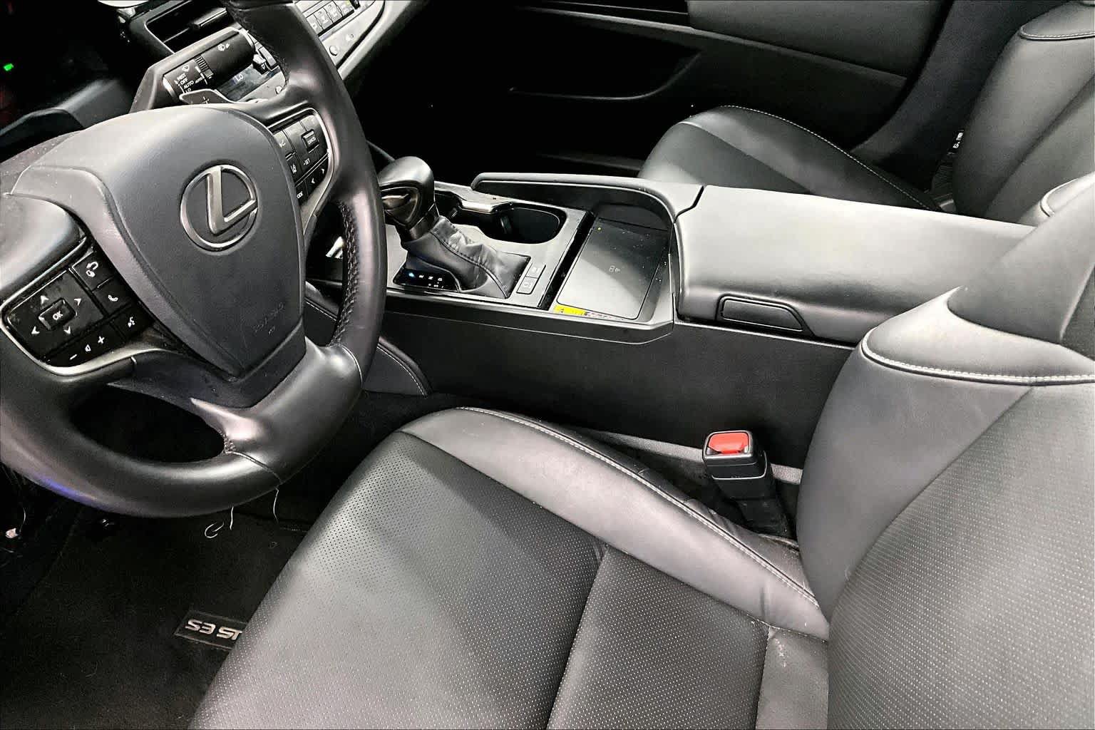 Used 2025 Lexus ES 300h w/ Premium Package FWD image 17