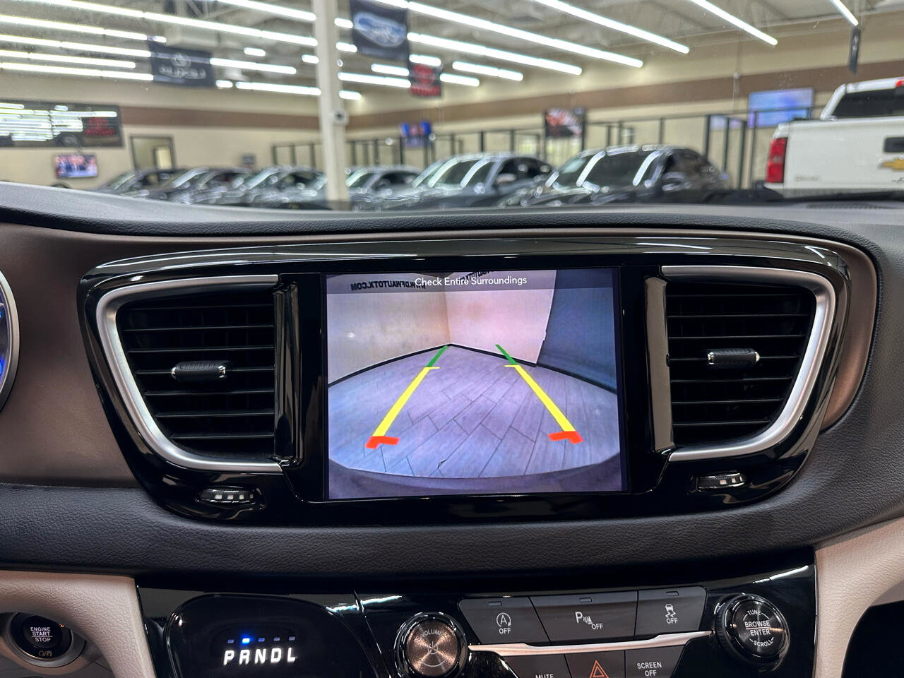 Used 2018 Chrysler Pacifica Touring-L Plus image 26