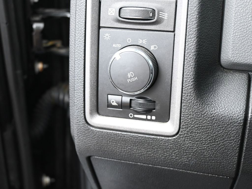 Used 2018 RAM 1500 Express image 28