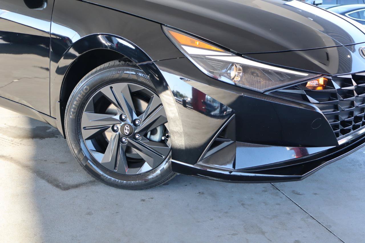 Used 2023 Hyundai Elantra SEL FWD image 4