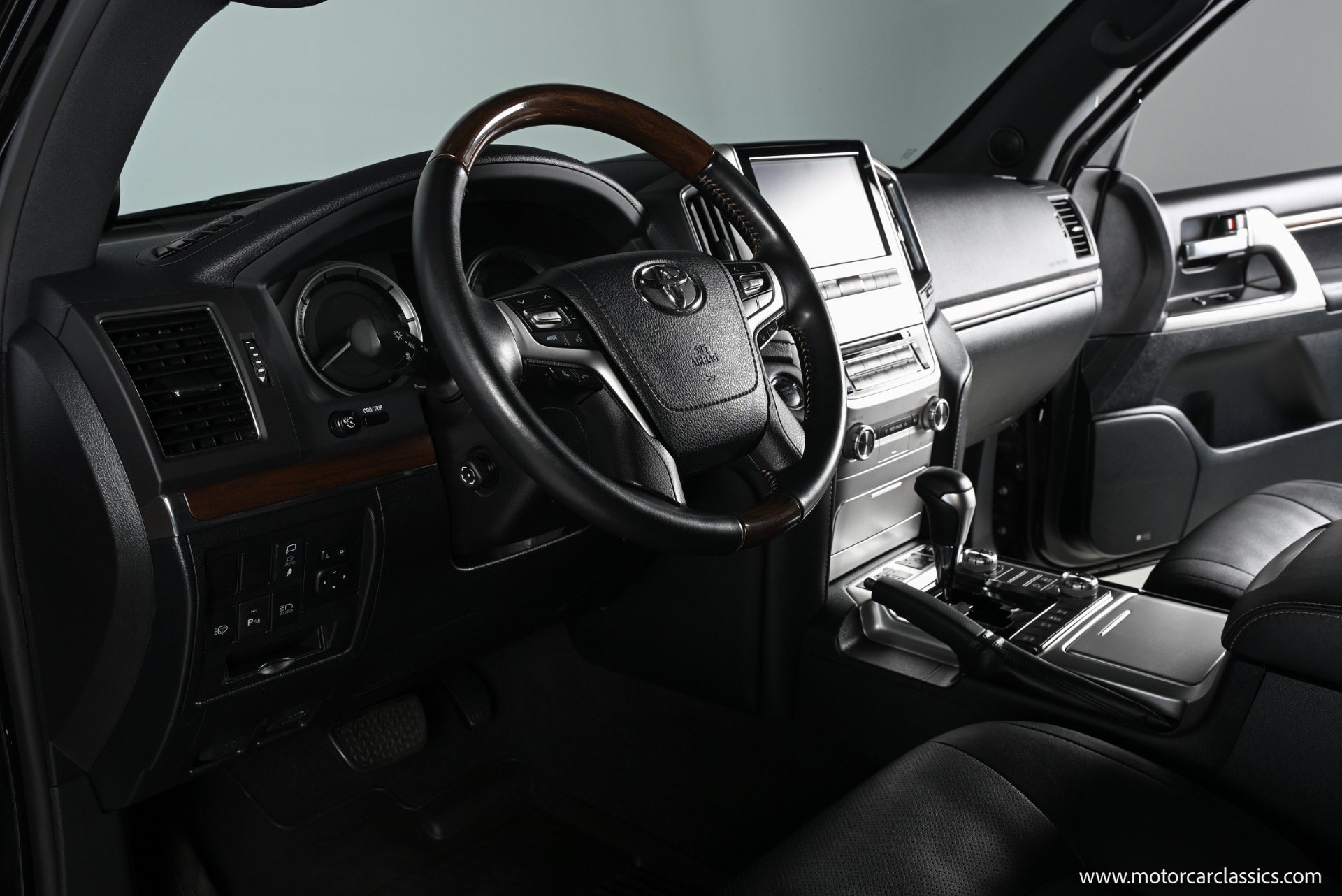 Used 2020 Toyota Land Cruiser Heritage Edition AWD/4WD image 22
