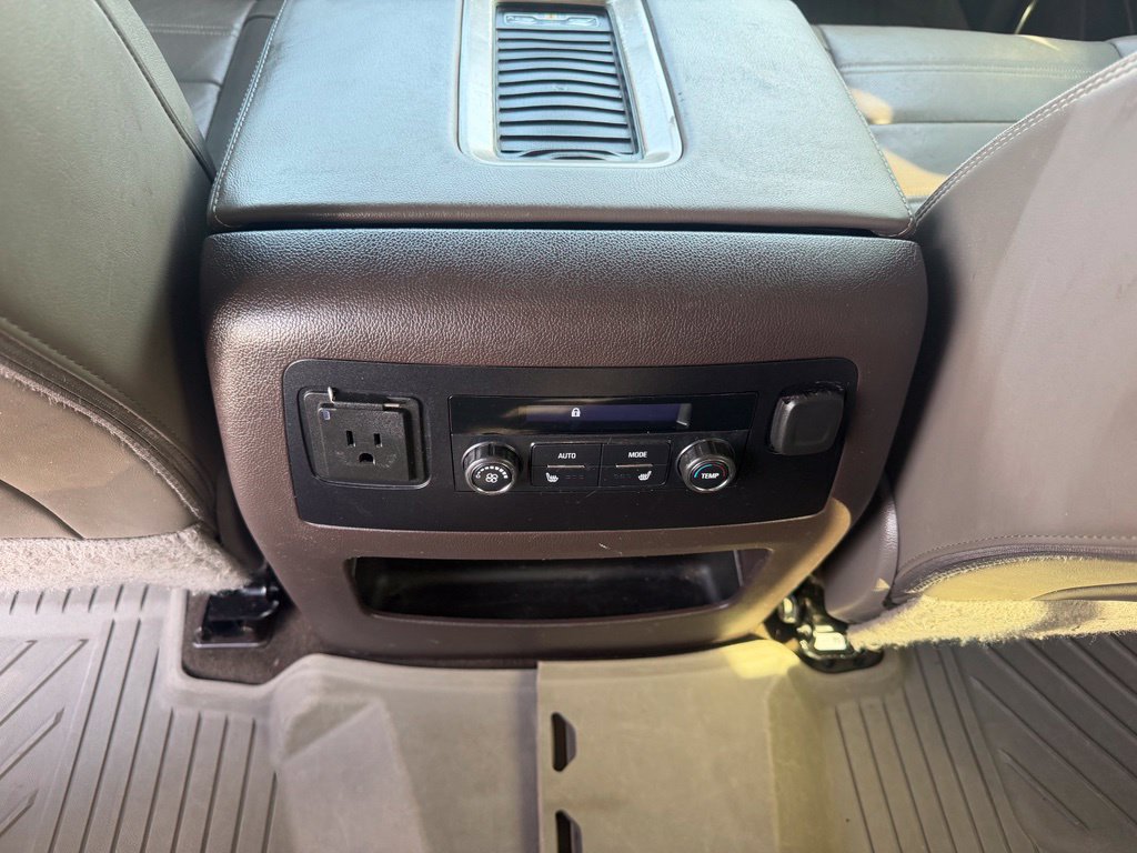 Used 2018 GMC Yukon Denali RWD image 26