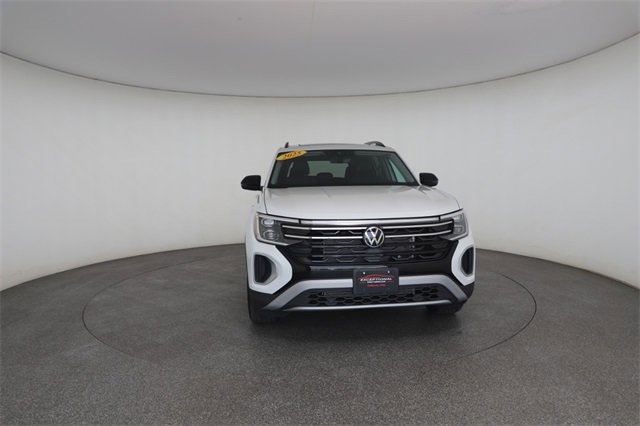 Used 2025 Volkswagen Atlas Peak Edition SE image 31