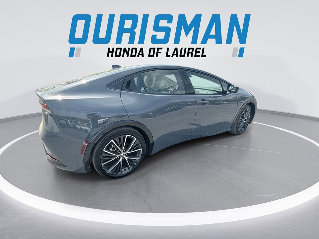 Used 2025 Toyota Prius XLE FWD image 8