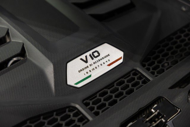 Used 2022 Lamborghini Huracan EVO RWD image 30