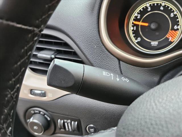 Used 2015 Jeep Cherokee Latitude w/ Comfort/Convenience Group image 20