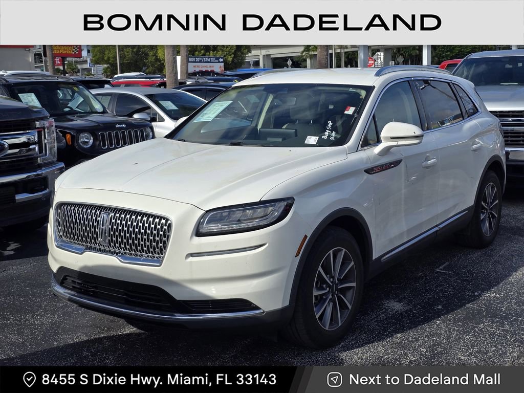 Used 2022 Lincoln Nautilus FWD image 2
