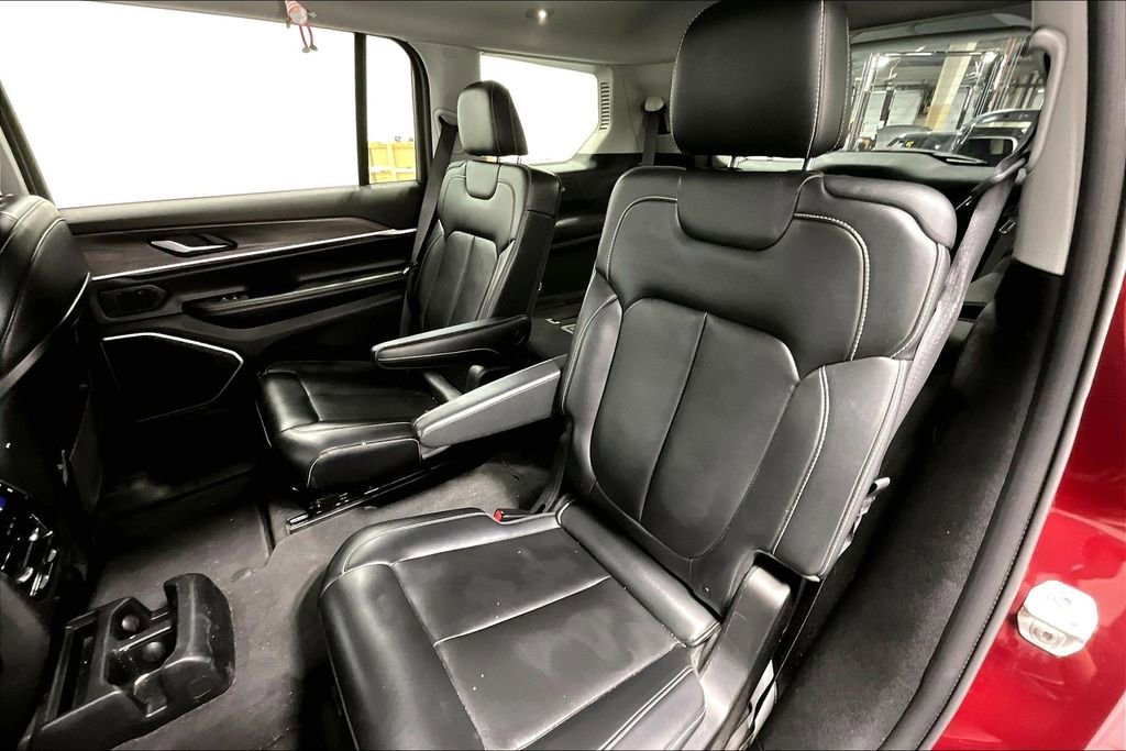 Used 2021 Jeep Grand Cherokee L Limited image 35