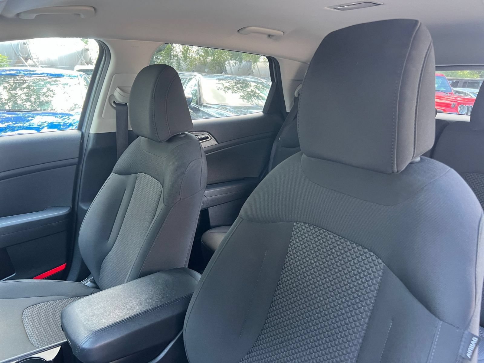 Used 2025 Kia Sportage LX FWD image 34
