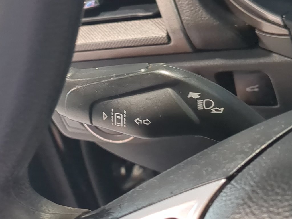 Used 2020 Ford Fusion SE FWD image 31